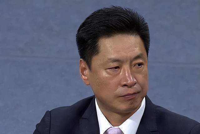 但娄烨同时表示，自己的摄影机最关注的，其实是混乱背景中具体的人的状况，;直到今天，我也是这样